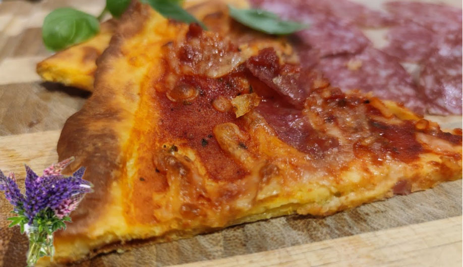 Основа за пица с ниско съдържание на въглехидрати с брашно от лупина