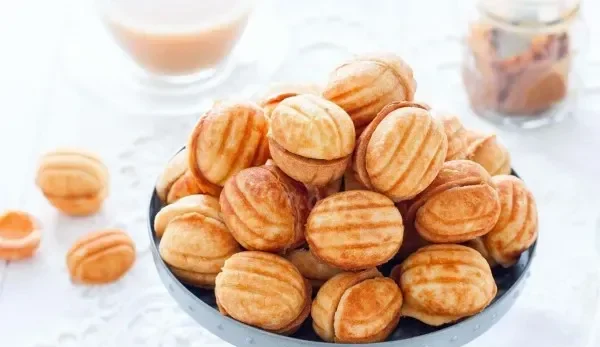 Сладки пълнени орехчета
